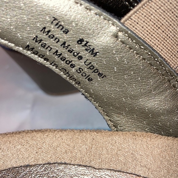 Macy’s Gilded Gold Wedge Sandals - Picture 4 of 7